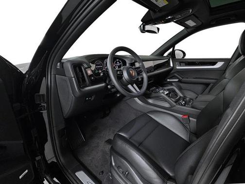 Chromite Black Metallic 2026 Porsche Cayenne Cayenne