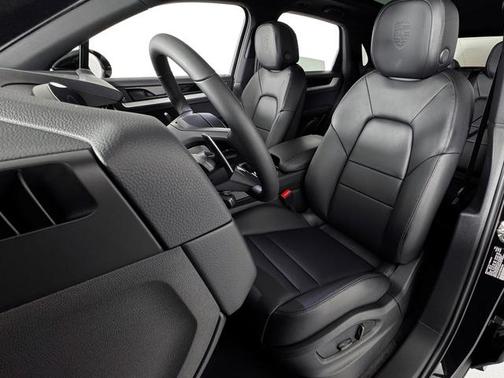 Chromite Black Metallic 2026 Porsche Cayenne Cayenne