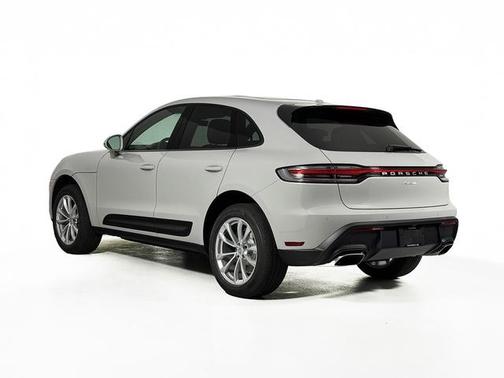2025 Porsche Macan T