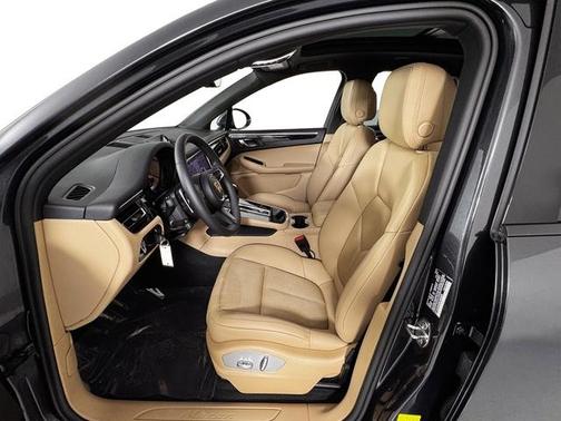 2025 Porsche Macan Macan T
