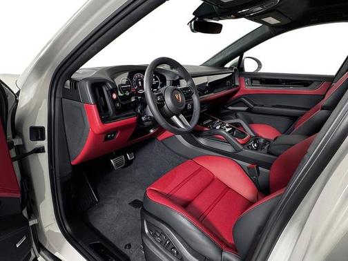 2025 Porsche Cayenne GTS