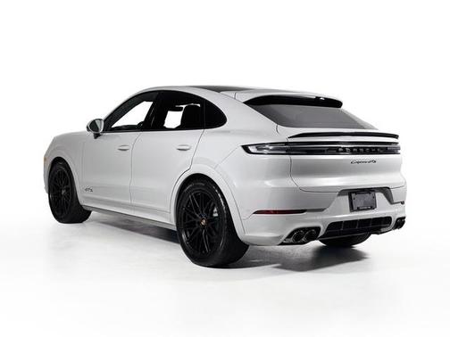 2025 Porsche Cayenne GTS