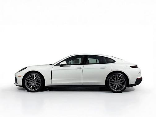 2026 Porsche Panamera 4