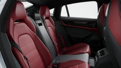2026 Porsche Panamera 4