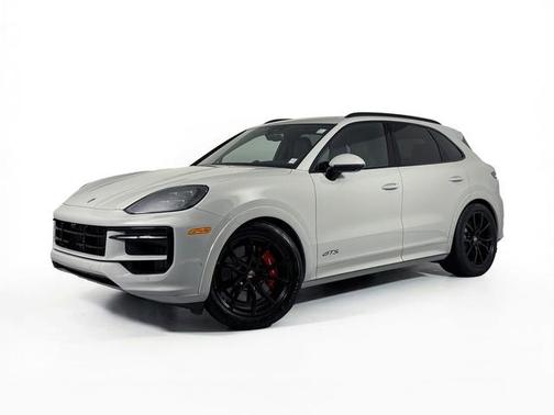 2025 Porsche Cayenne GTS