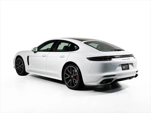 2019 Porsche Panamera GTS