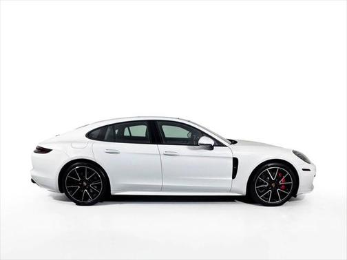 2019 Porsche Panamera GTS