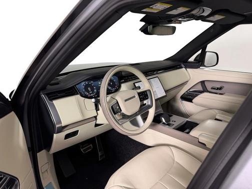 2025 Land Rover Range Rover P530 SE