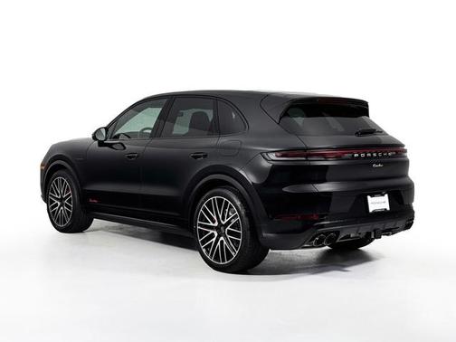 2025 Porsche Cayenne Turbo