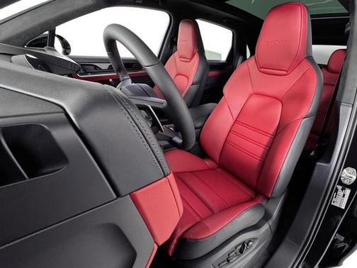 2025 Porsche Cayenne Turbo