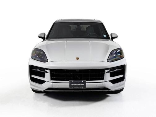 2025 Porsche Cayenne GTS