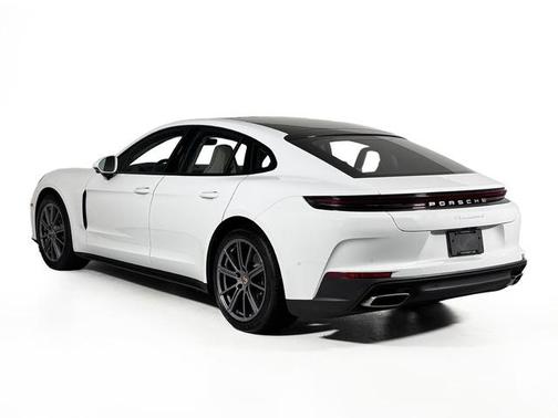 2025 Porsche Panamera 4