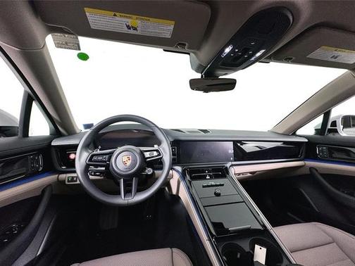 2025 Porsche Panamera 4