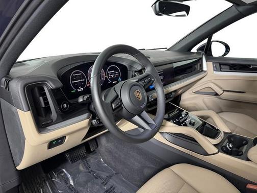 Algarve Blue Metallic 2024 Porsche Cayenne Cayenne