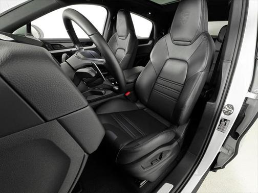 2024 Porsche Cayenne Coupe
