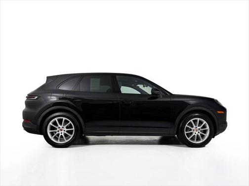 2025 Porsche Cayenne Base