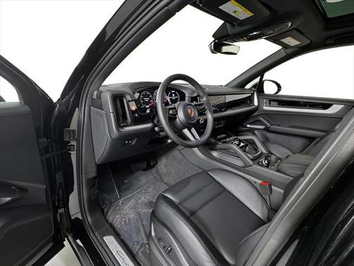 2025 Porsche Cayenne Base