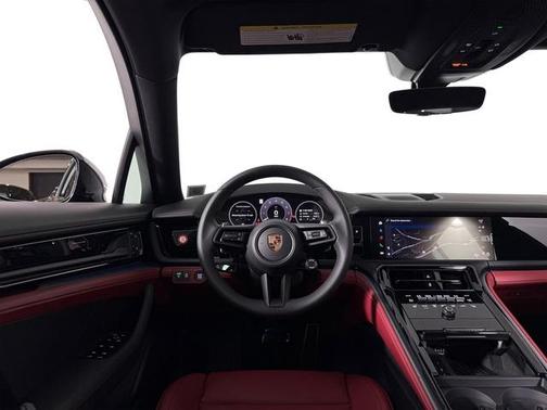 2025 Porsche Panamera 4