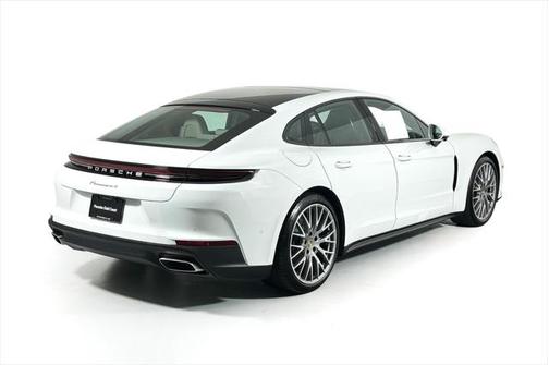 2024 Porsche Panamera 4