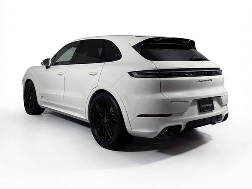 2026 Porsche Cayenne GTS
