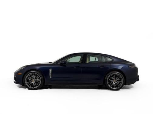 Night Blue Metallic 2023 Porsche Panamera