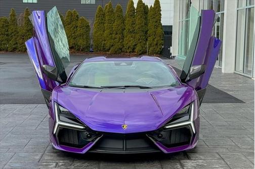 2024 Lamborghini Revuelto