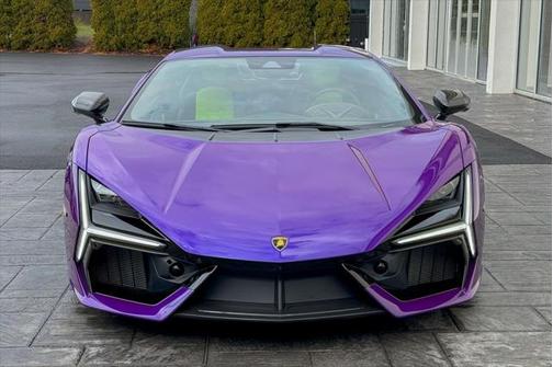 2024 Lamborghini Revuelto