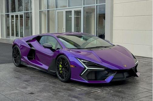 2024 Lamborghini Revuelto