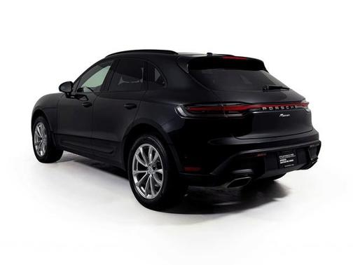 2022 Porsche Macan 