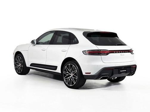 2026 Porsche Macan 
