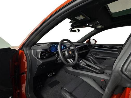 2025 Porsche Macan 4S