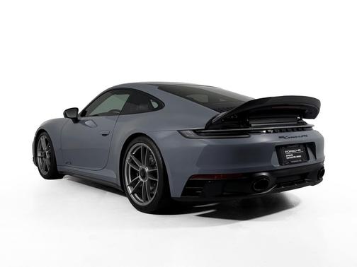 2024 Porsche 911 Carrera 4 GTS