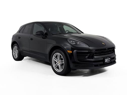 2022 Porsche Macan Base (PDK)
