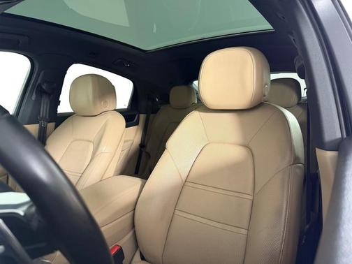 Cashmere Beige Metallic 2022 Porsche Cayenne S