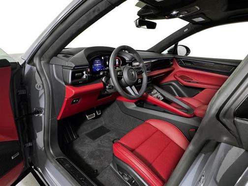 2025 Porsche Macan T