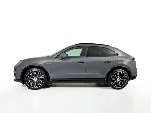 2025 Porsche Macan T