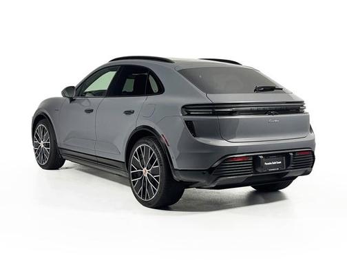 2025 Porsche Macan T