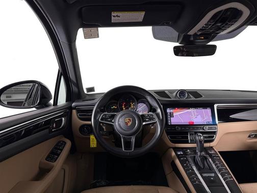 2021 Porsche Macan Base (PDK)