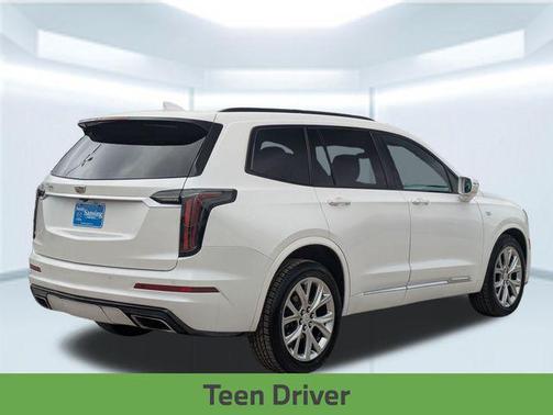 Crystal White Tricoat 2020 Cadillac XT6 Sport AWD
