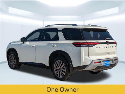 2022 Nissan Pathfinder SL 2WD