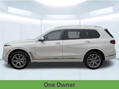 Mineral White Metallic 2024 BMW X7 xDrive40i