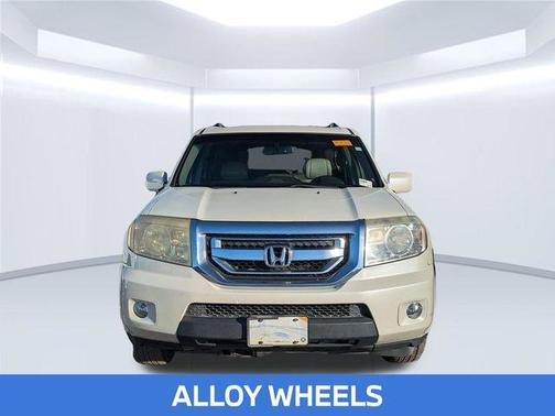 White Diamond Pearl 2011 Honda Pilot Touring