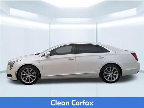 Crystal White Tricoat 2018 Cadillac XTS Base