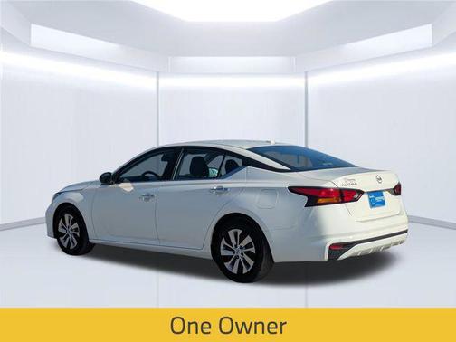 Glacier White 2025 Nissan Altima S FWD