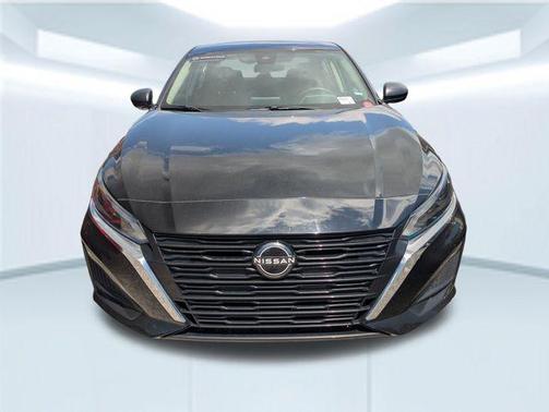 Super Black Clearcoat 2024 Nissan Altima 2.5 SV