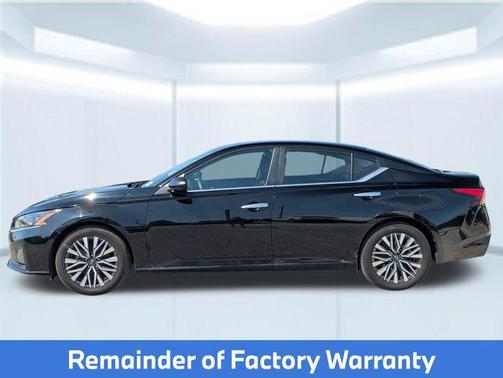 Super Black Clearcoat 2024 Nissan Altima 2.5 SV