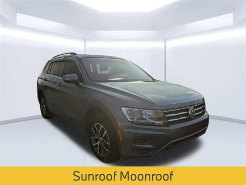 Platinum Gray Metallic 2019 Volkswagen Tiguan 2.0T SE