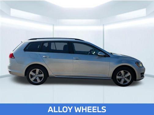 2015 Volkswagen Golf SportWagen TDI S 4-Door