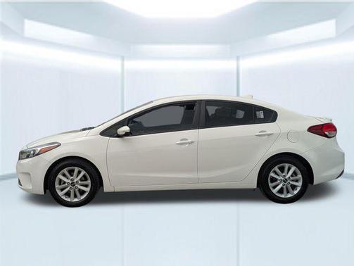 Clear White 2017 Kia Forte S