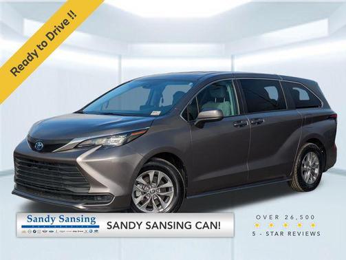 2024 Toyota Sienna LE